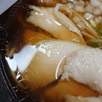 麺屋 一布 - こう云うスープを清湯と云うのかと思ってた。