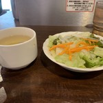 Ikinari Suteki - スープとサラダ