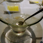 ラーゴ - 甘い人参ミニスプーマ　コンソメのゼラティーナ　イタヤ貝添え（食べた後）（2019年9月）