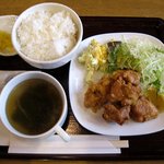 いちばん珈琲 - 唐揚げセット（コーヒー付：700円）