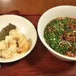 八重洲 福龍 - Aセット 週替わり麺（台湾ラーメン）、主菜A（海老とイカ団子のマヨネーズソース）980円 ♪