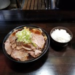 麺匠 茜ノ舞 - 醤油チャーシュー麺＋ライス。