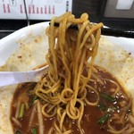 Ramen Hikaridori - 麺リフト 太麺が細麺になったためその分量も増えました