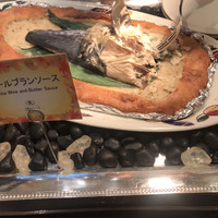 カシュカシュ - ランチビュッフェ３５００円（総額）。鰆の塩パイ包み焼き香草風味。カービングサービスです。提供が終わると塩パイで覆うので、常にしっとりした状態で、とーっても美味しかったです（╹◡╹）（╹◡╹）