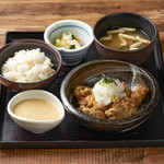 Set meal of fried young chicken with grated ponzu sauce
