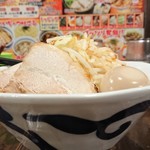 ガッツリ麺ふじもり - 横からのふじもりラーメン並とトッピング味玉