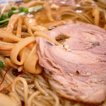 麺屋 Hulu-lu - 絶品のチャーシューとメンマ＠醤油SOBA（750円)