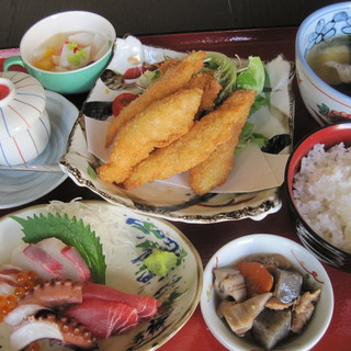Healthy ingredients such as local fresh fish and reduced pesticide rice from Yashiro, Shunan City♪