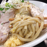 自家製麺 5102 - 塩虎二郎の麺