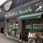 トラットリア ヴァリエッタ - お店入口　2019/9