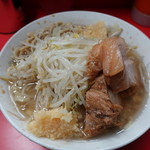 ラーメン二郎 - マシマシのニンニクが２つの盛りに！