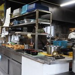 山下うどん - 右手前にダシの寸胴