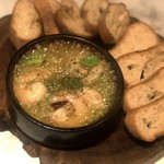 オリーブ食堂 orukat - 小海老のアヒージョ