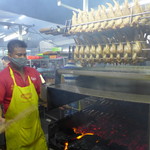 Restaurant Wong Ah Wah - 煙の中で格闘。重労働です。