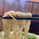 中華蕎麦 春馬 - 麺上げ⤴️