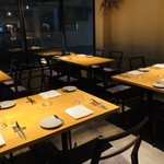 フロレゾン - インテリア　テーブル席