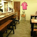 ロータス - こじんまりした店内