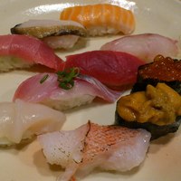 鮨処 竜敏 - にぎり10貫。