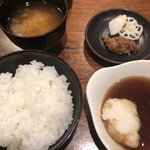 博多天ぷら たかお - 明太子と浅漬けでご飯を食べきってしまいそうになります