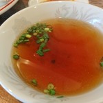 横浜ラーメン - スープはあまり特筆ありません。ただ、チャーハンのスープは、やっぱりこういうラーメンのスープですよね。