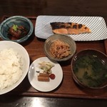しゃけ小島 - 焼鮭・ごま鮭定食(1,480)