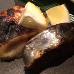 ぬくみ - 焼き魚は鰤の照り焼きとカマス(粕漬け？)