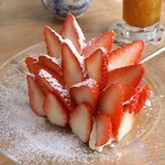 キッチン＆コーヒーCACTUS - オレンジシフォンの苺デコレ