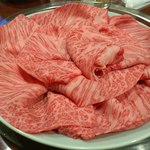 牛匠おがた 駅東店 - 厳選された前沢牛すき焼き肉３人前