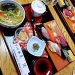 Sushidokoro Uotoku - 日替りにぎりランチセット 1404円