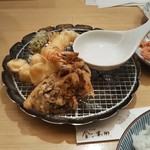 Tempura Meshi Kaneko Han Nosuke - 天ぷら（海老、烏賊のかき揚げ、舞茸、ししとう）♪