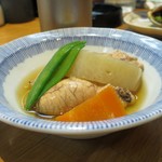 旬菜と海鮮　森田屋 - 鯛の子と野菜の炊合せ