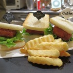 トリワイン ＰＩＫＯＳＨＨＨＵ - 鶏パテカツサンド