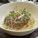 トリワイン ＰＩＫＯＳＨＨＨＵ - キノコのラグーヌードル 肉味噌バター