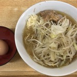 ラーメン二郎 - ラーメン 750円　麺半分・ヤサイ少な目にんにくで