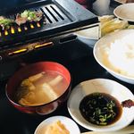 味源 - もくもく煙い中
      焼肉を食べる幸せ❤