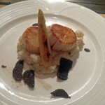 鉄板焼 旬 - 帆立、アスパラ＆トリフ