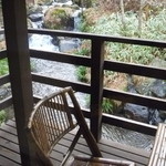 源流の宿　帆山亭 - ⑤テラスで見た捕獲