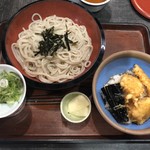 正兵衛 - もち麦入りうどん　ハモと野菜のハーフ天丼