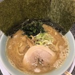 横浜家系ラーメン極家 - 