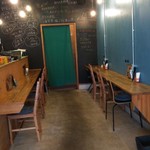 オモヤキッチン - もともとあった店内のカウンター席