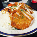 カレー屋アカマル - 豚ロースカツカレーライス¥1350,炙りチーズ¥100,目玉焼き¥150