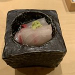 鮨 由う - 高知県産 縞鯵 煎り酒で