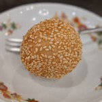 菜香新館 - ごま団子