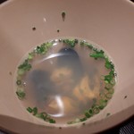 炭火割烹 白坂 - モンサンミッシェルのムール貝を使ったスープ