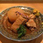 ワイン&オデン ひそか - R.1.6.24.夜 おでん：手羽先チューリップ(二本) 300円税別・染み大根 200円税別・厚揚げ 200円税別