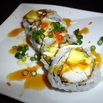 モデスティ - アボカドとソフトシェルクラブの巻き寿司