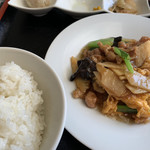 福家 - 豚肉と玉子と青菜炒めの日替わり定食