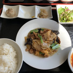 福家 - 焼売・ザーサイ・サラダ・スープがセット