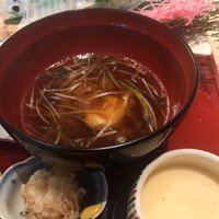 対馬のどぐろとイカ活き造り 博多 魚蔵 都ホテル店 - 汁物