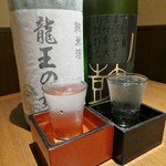 Kizuna - 龍王の舞純米酒と小鼓純米吟醸各税抜580円